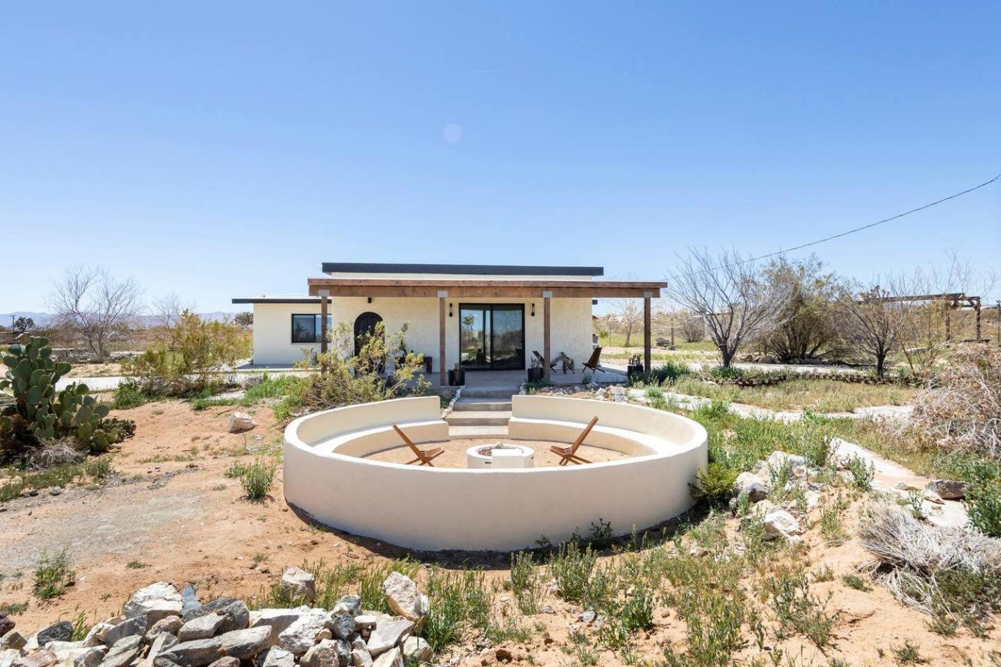 Starlight Mesa In Joshua Tree With Fire Pit Circle And Privacy Villa Yucca Valley Exteriör bild